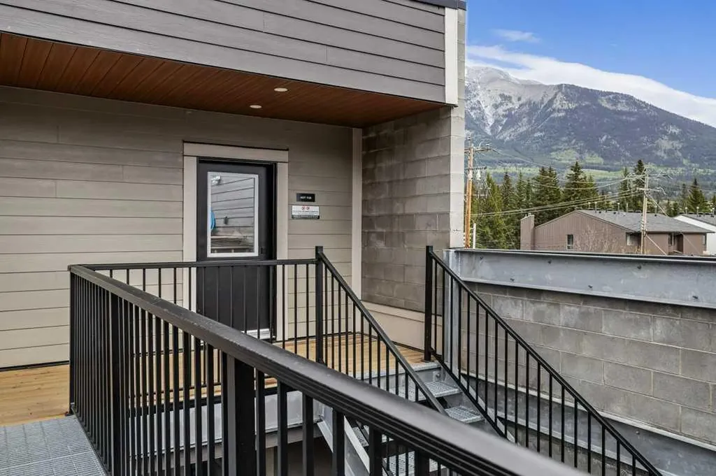 810 10 Street Canmore AB T1W2A7