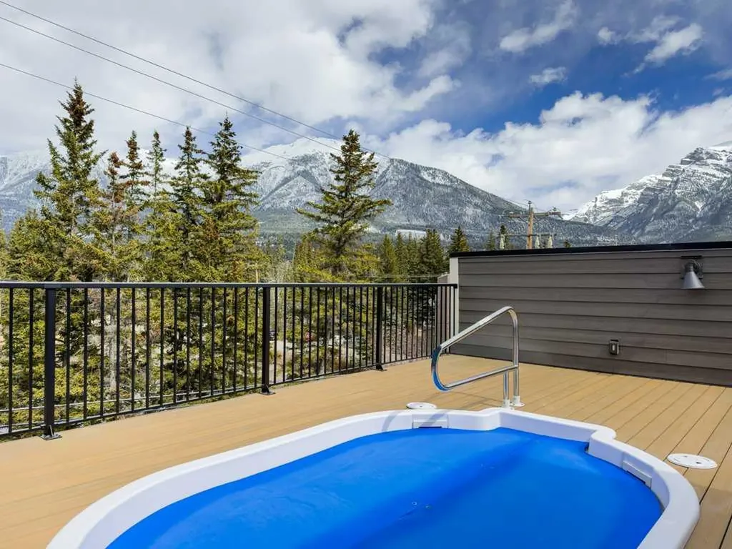 810 10 Street Canmore AB T1W2A7