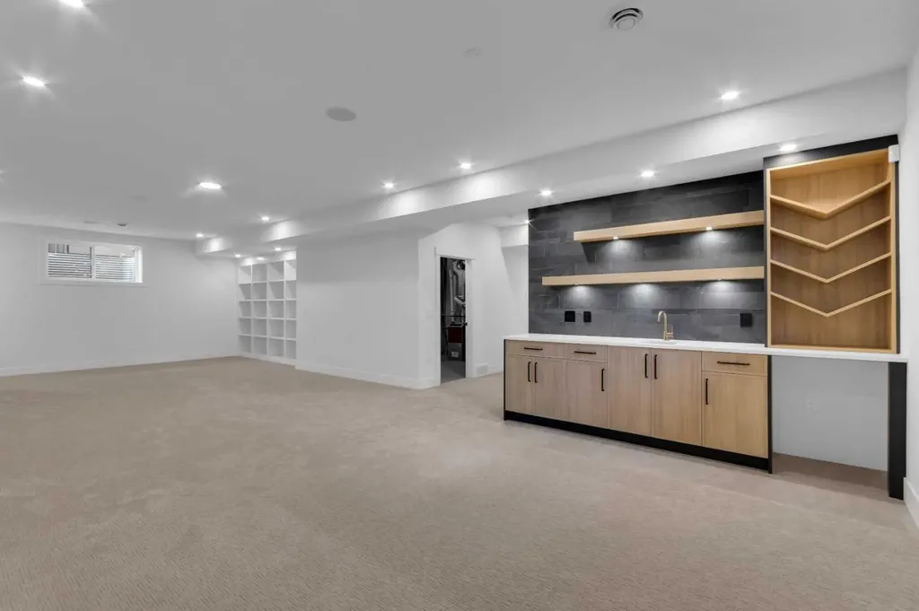 1436 Coopers Landing SW Airdrie AB T4B4J4