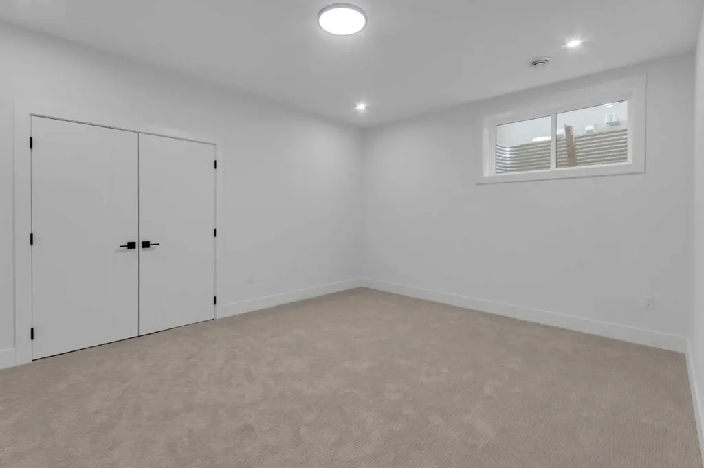 1436 Coopers Landing SW Airdrie AB T4B4J4