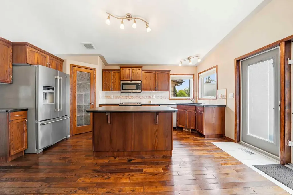 101 Oldring Crescent Red Deer AB T4P 0B9