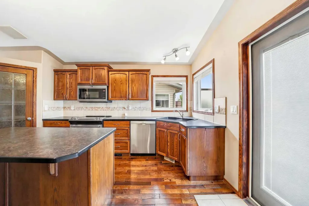101 Oldring Crescent Red Deer AB T4P 0B9