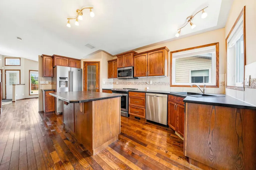 101 Oldring Crescent Red Deer AB T4P 0B9