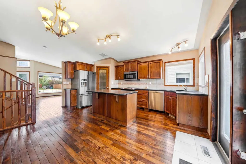101 Oldring Crescent Red Deer AB T4P 0B9