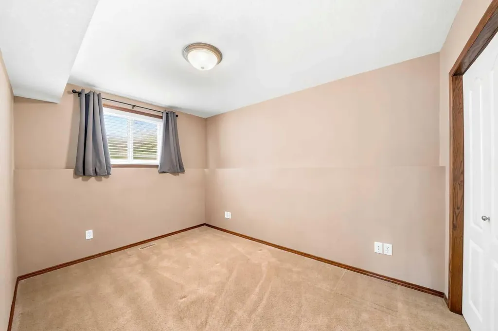 101 Oldring Crescent Red Deer AB T4P 0B9