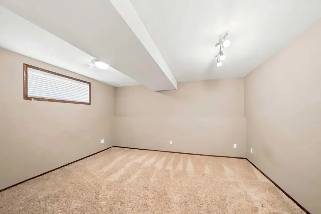 101 Oldring Crescent Red Deer AB T4P 0B9