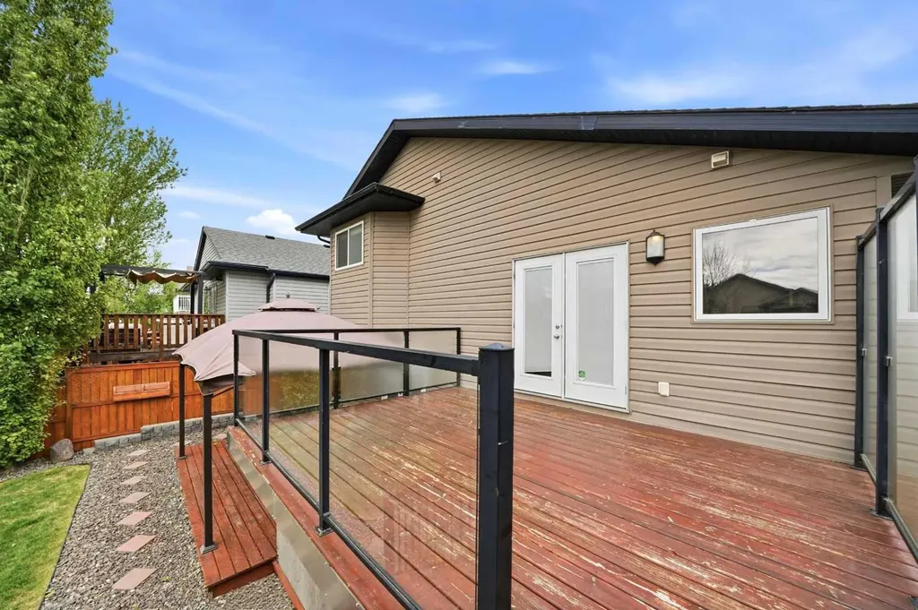 101 Oldring Crescent Red Deer AB T4P 0B9