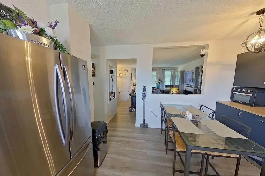 3232 Doverville Crescent SE Calgary AB T2B 1T9