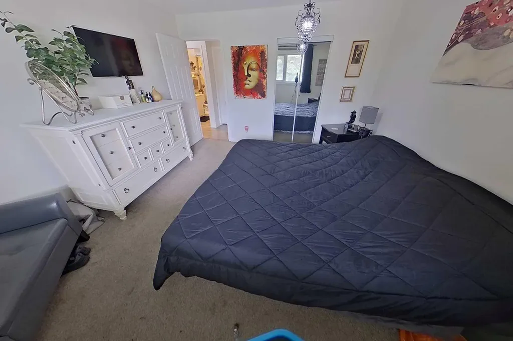3232 Doverville Crescent SE Calgary AB T2B 1T9