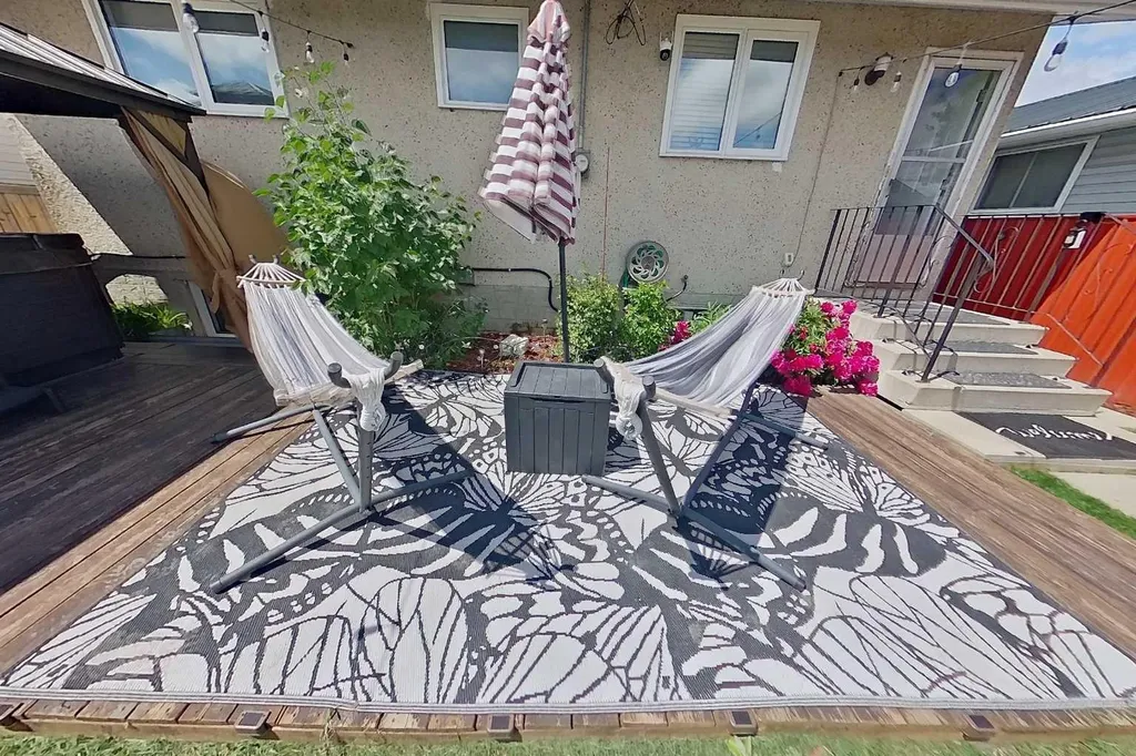 3232 Doverville Crescent SE Calgary AB T2B 1T9