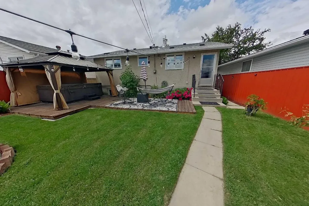 3232 Doverville Crescent SE Calgary AB T2B 1T9