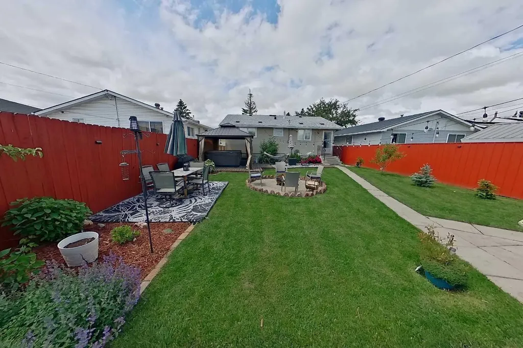 3232 Doverville Crescent SE Calgary AB T2B 1T9
