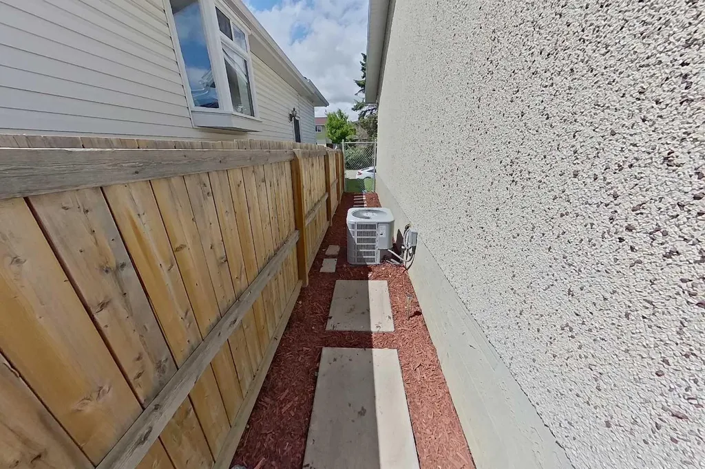 3232 Doverville Crescent SE Calgary AB T2B 1T9