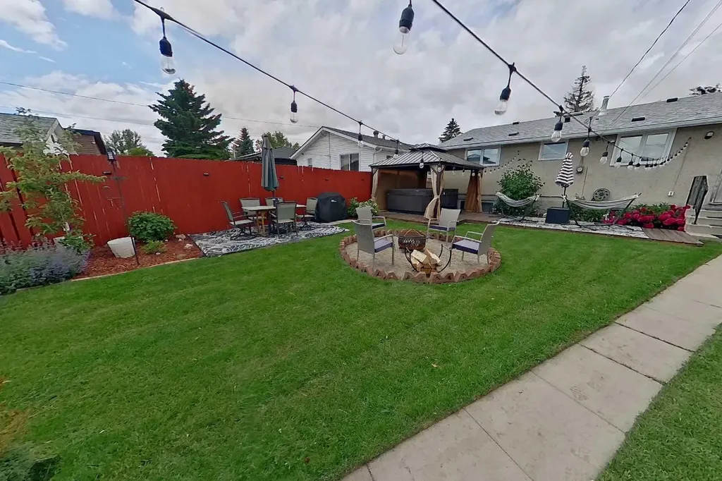 3232 Doverville Crescent SE Calgary AB T2B 1T9