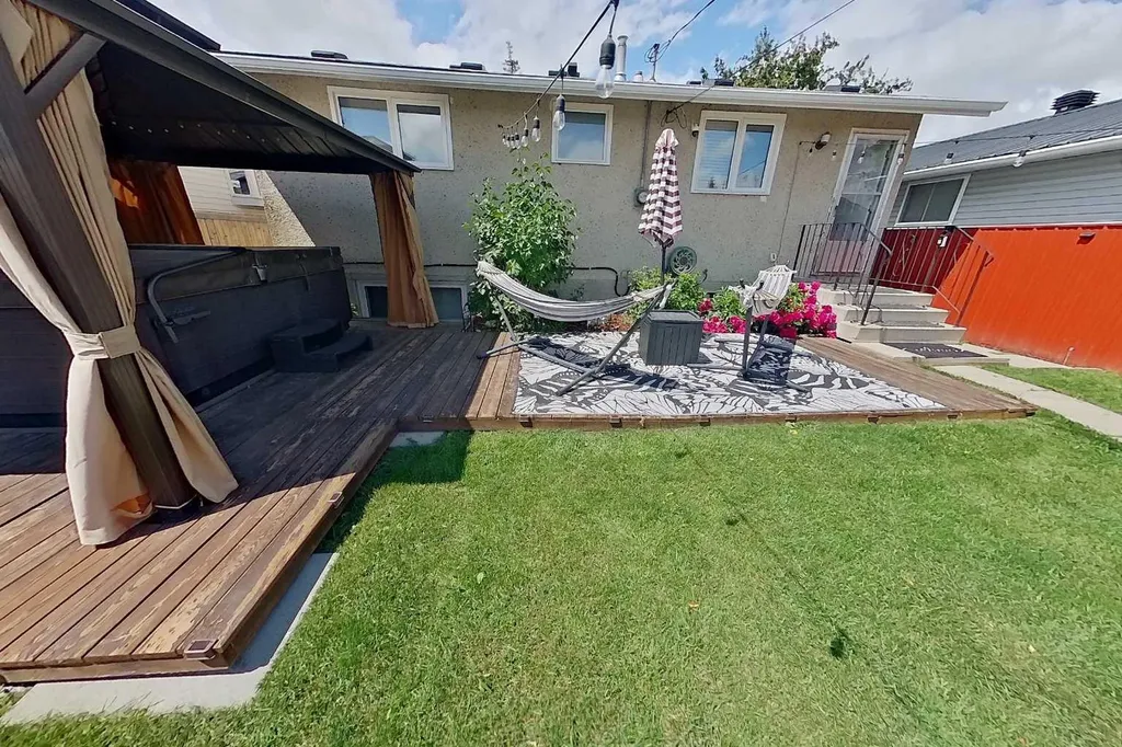 3232 Doverville Crescent SE Calgary AB T2B 1T9