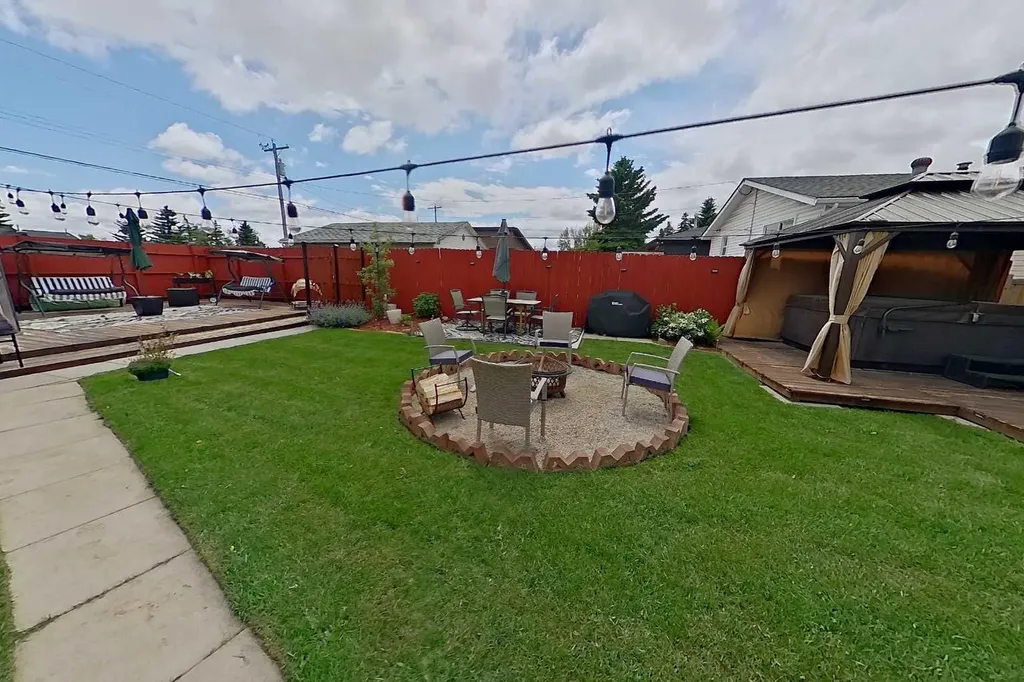 3232 Doverville Crescent SE Calgary AB T2B 1T9
