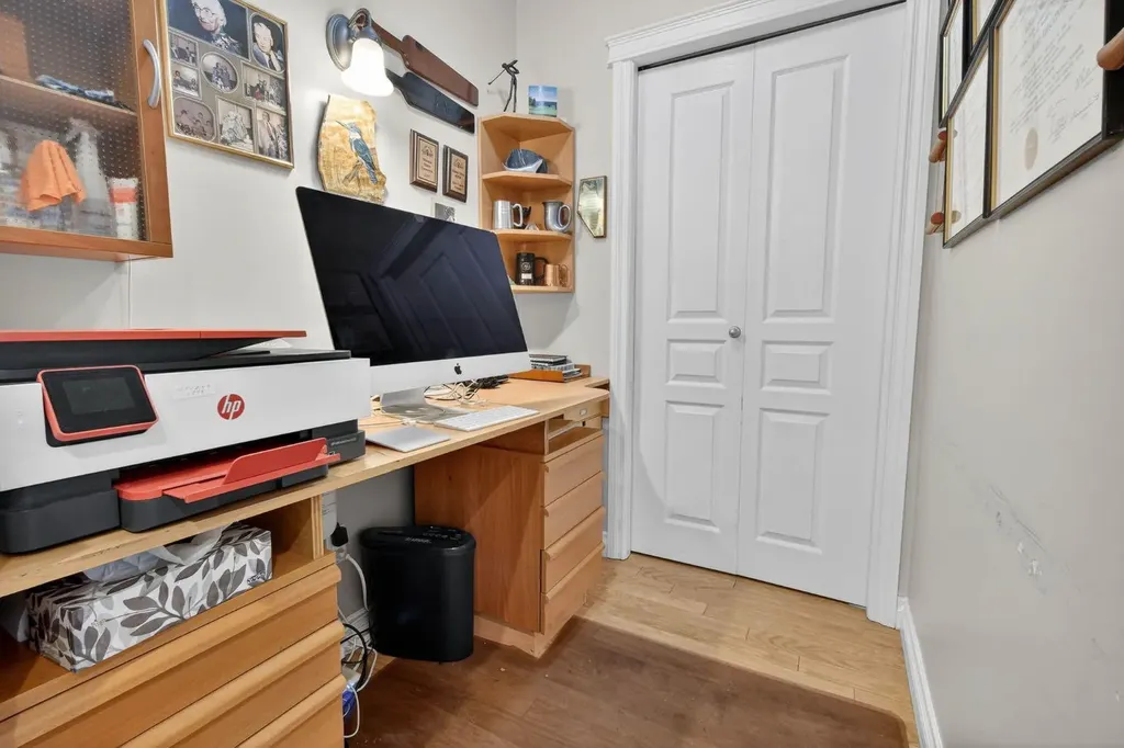 1718 14 Avenue NW Calgary AB T2N 4Y7