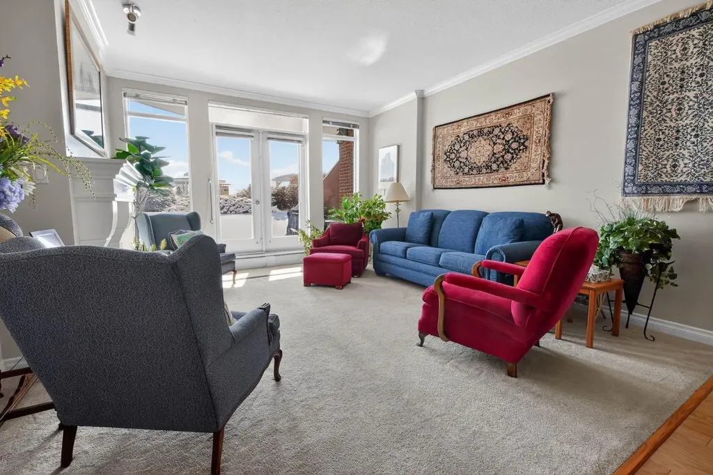 1718 14 Avenue NW Calgary AB T2N 4Y7