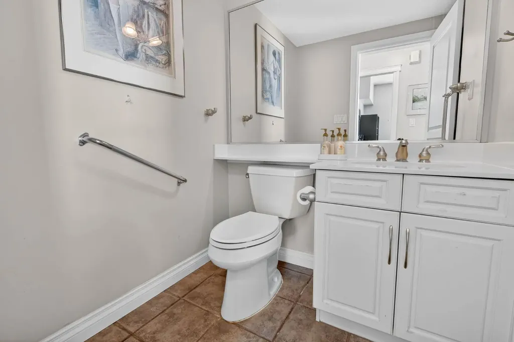 1718 14 Avenue NW Calgary AB T2N 4Y7