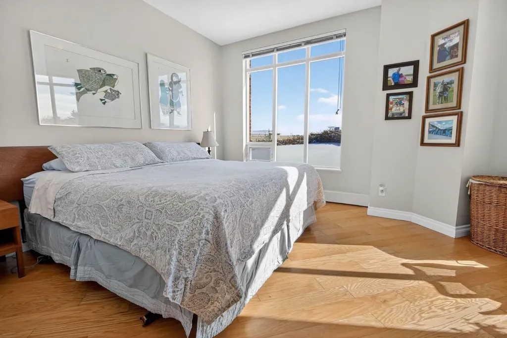 1718 14 Avenue NW Calgary AB T2N 4Y7