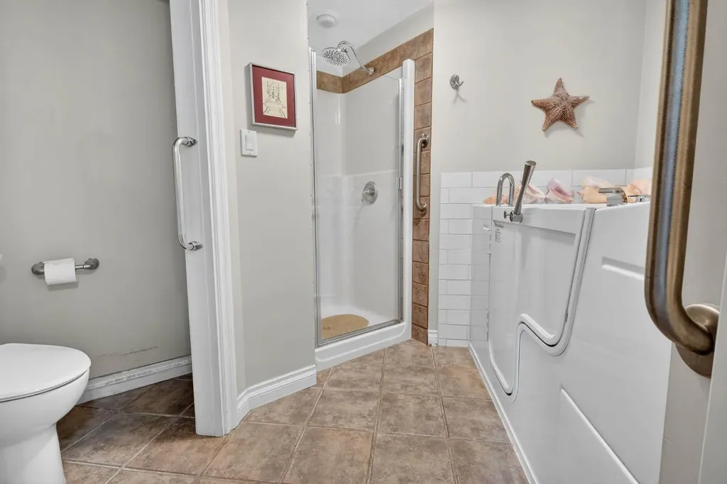 1718 14 Avenue NW Calgary AB T2N 4Y7