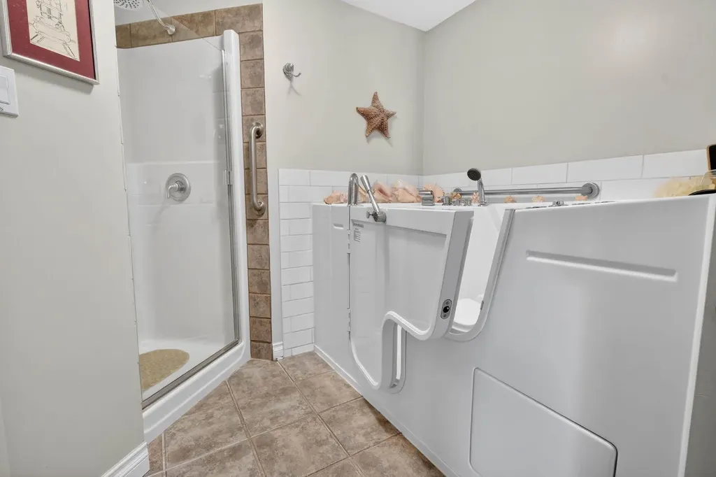 1718 14 Avenue NW Calgary AB T2N 4Y7