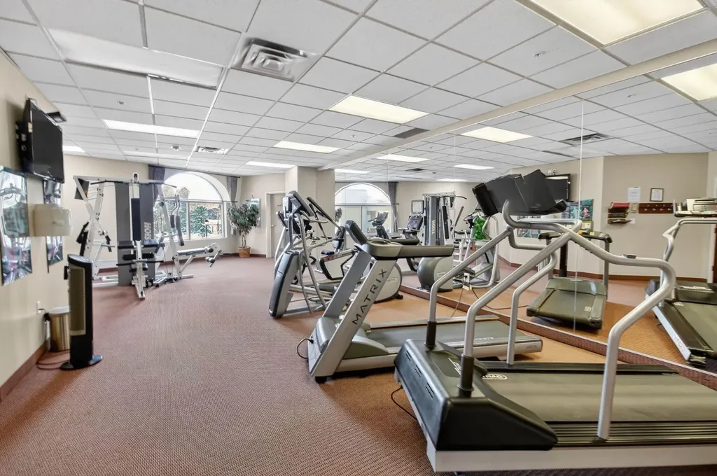 1718 14 Avenue NW Calgary AB T2N 4Y7