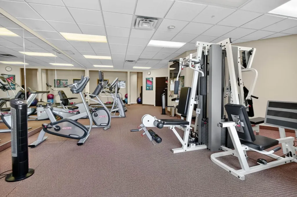 1718 14 Avenue NW Calgary AB T2N 4Y7