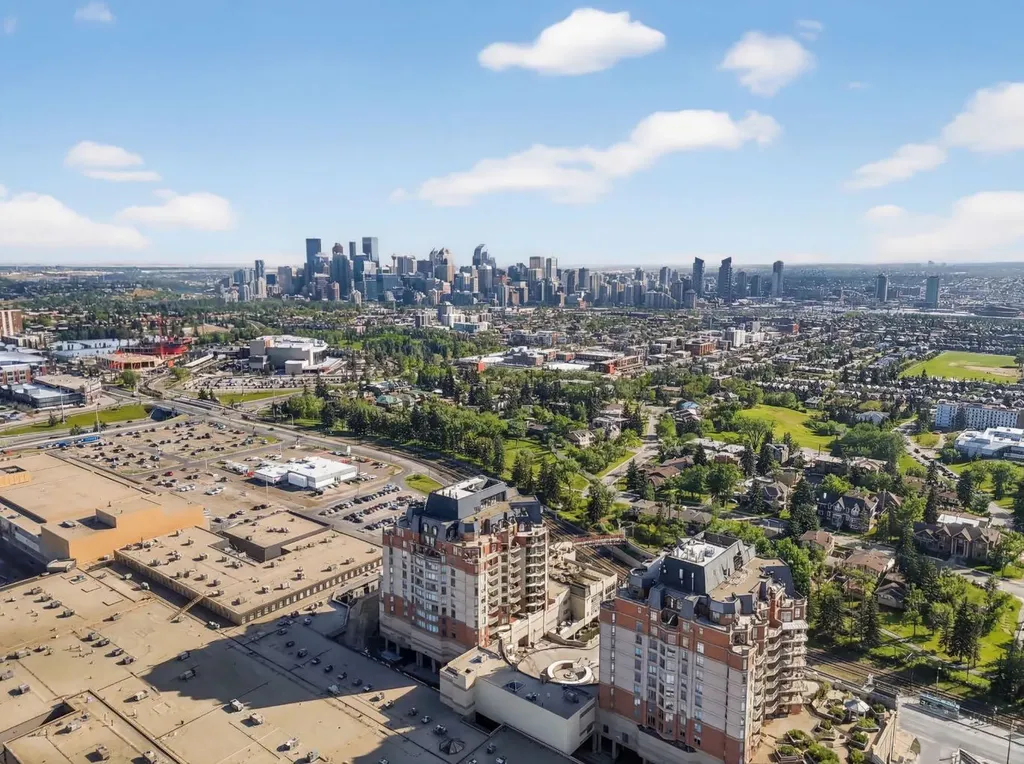 1718 14 Avenue NW Calgary AB T2N 4Y7