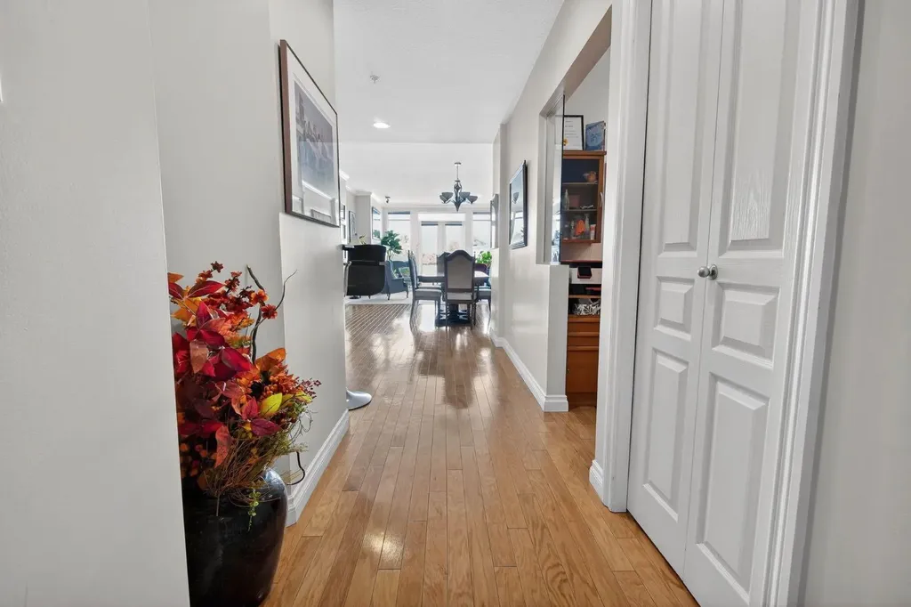 1718 14 Avenue NW Calgary AB T2N 4Y7