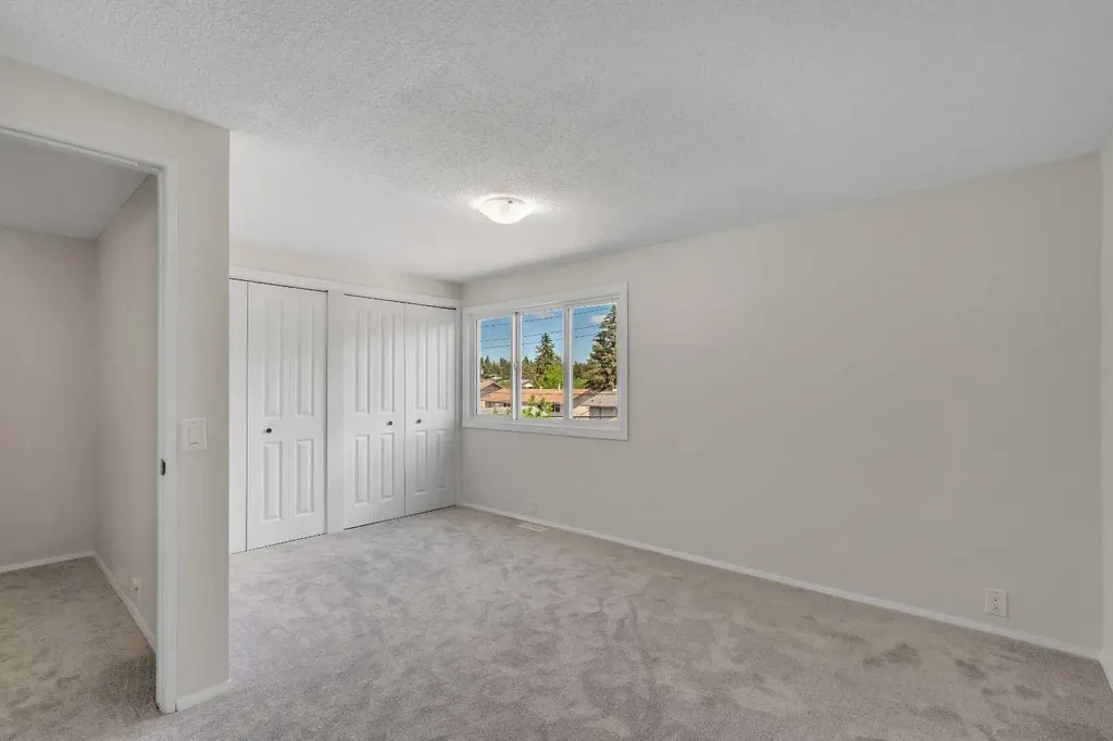 630 Sabrina Road SW Calgary AB T2W 2N7