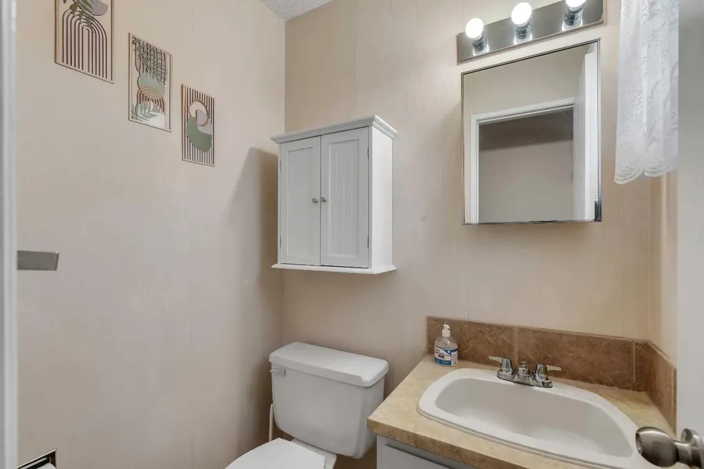 630 Sabrina Road SW Calgary AB T2W 2N7