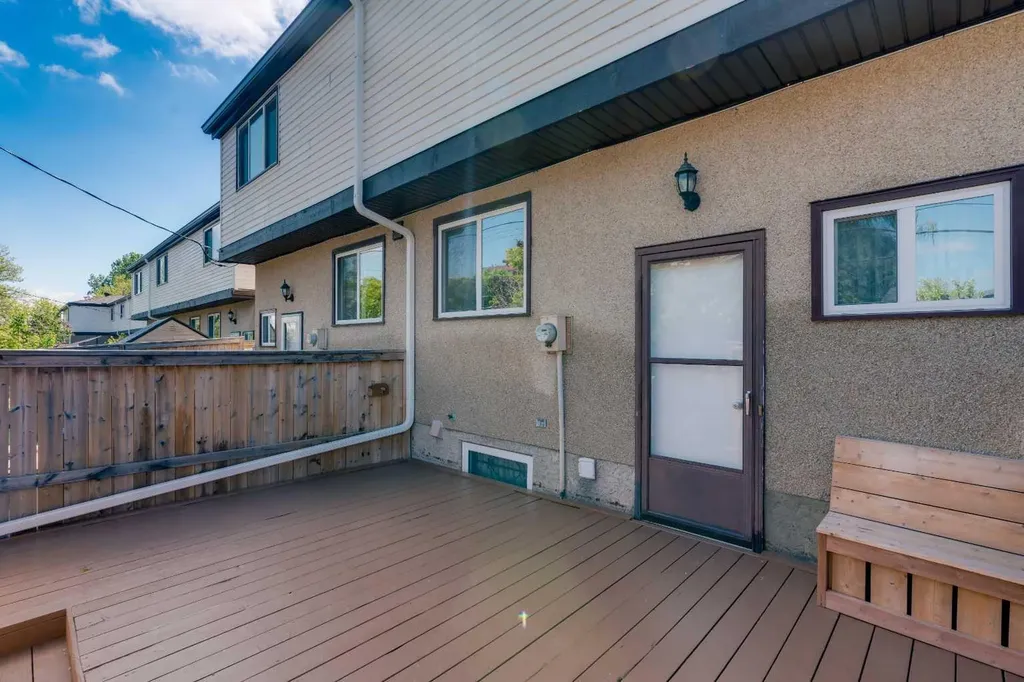 630 Sabrina Road SW Calgary AB T2W 2N7