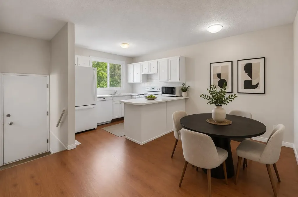 630 Sabrina Road SW Calgary AB T2W 2N7
