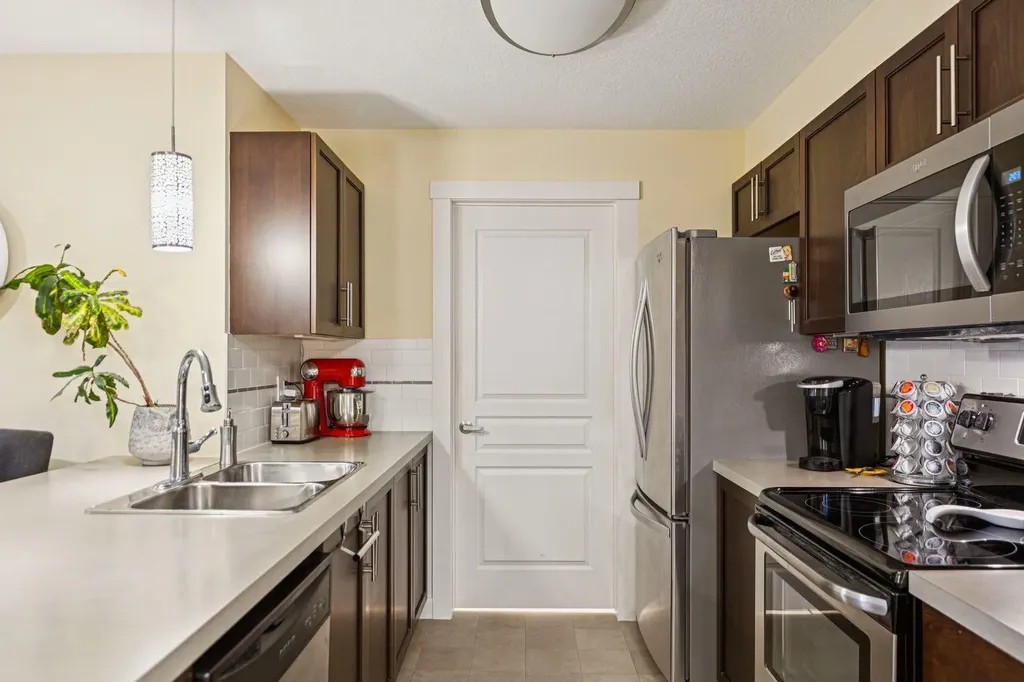 2300 Evanston Square NW Calgary AB T3P 0G8