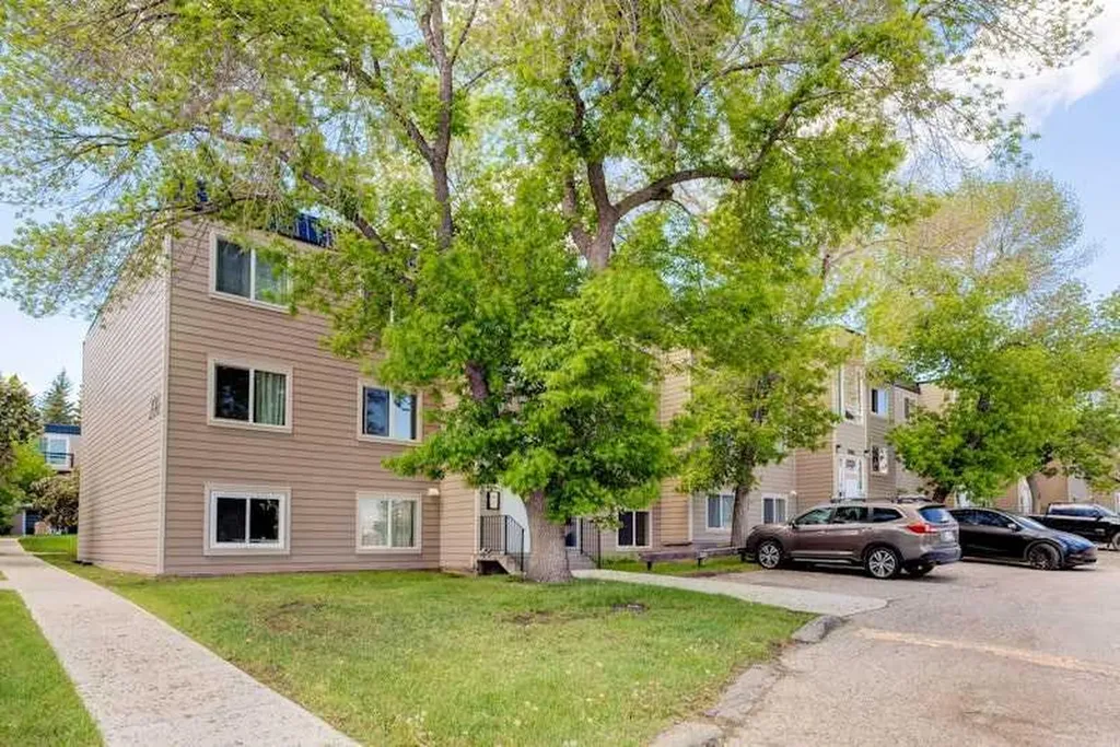 315 Heritage Drive SE Calgary AB T2H 1N2