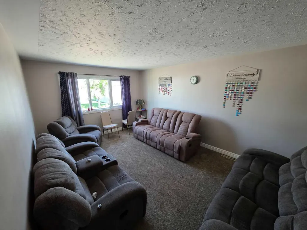 511 2 Avenue N Vauxhall AB T0k 2k0