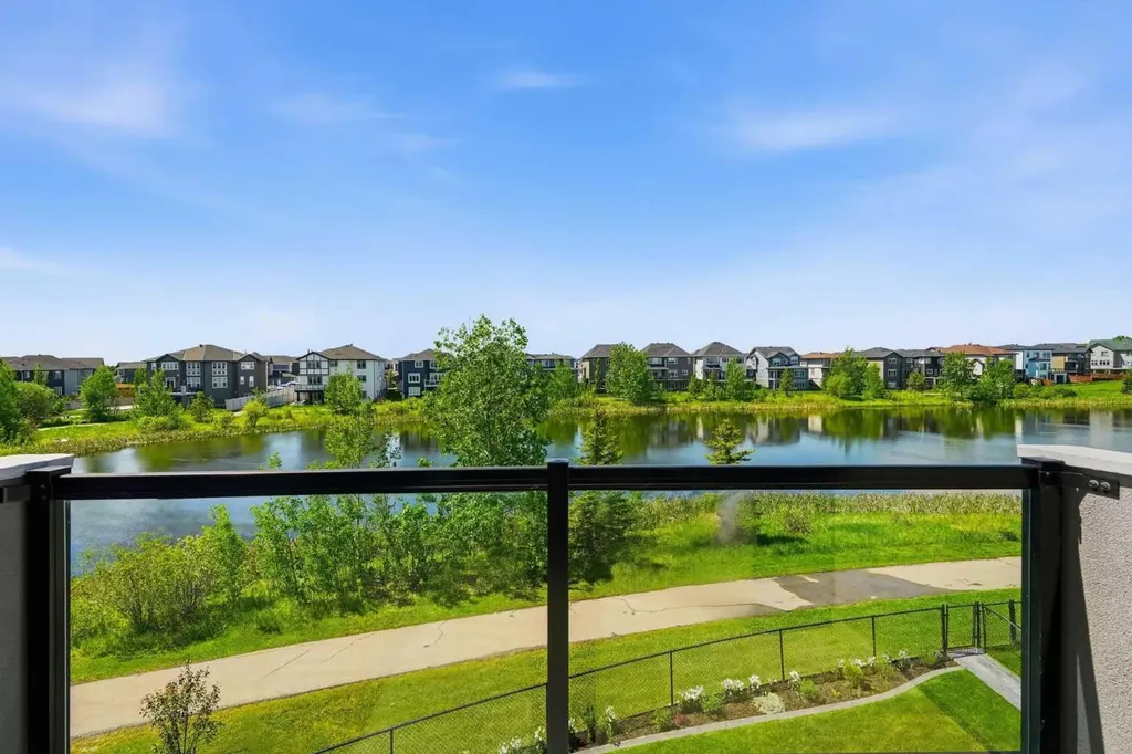 160 Kinniburgh Loop Chestermere AB T1X 0V1