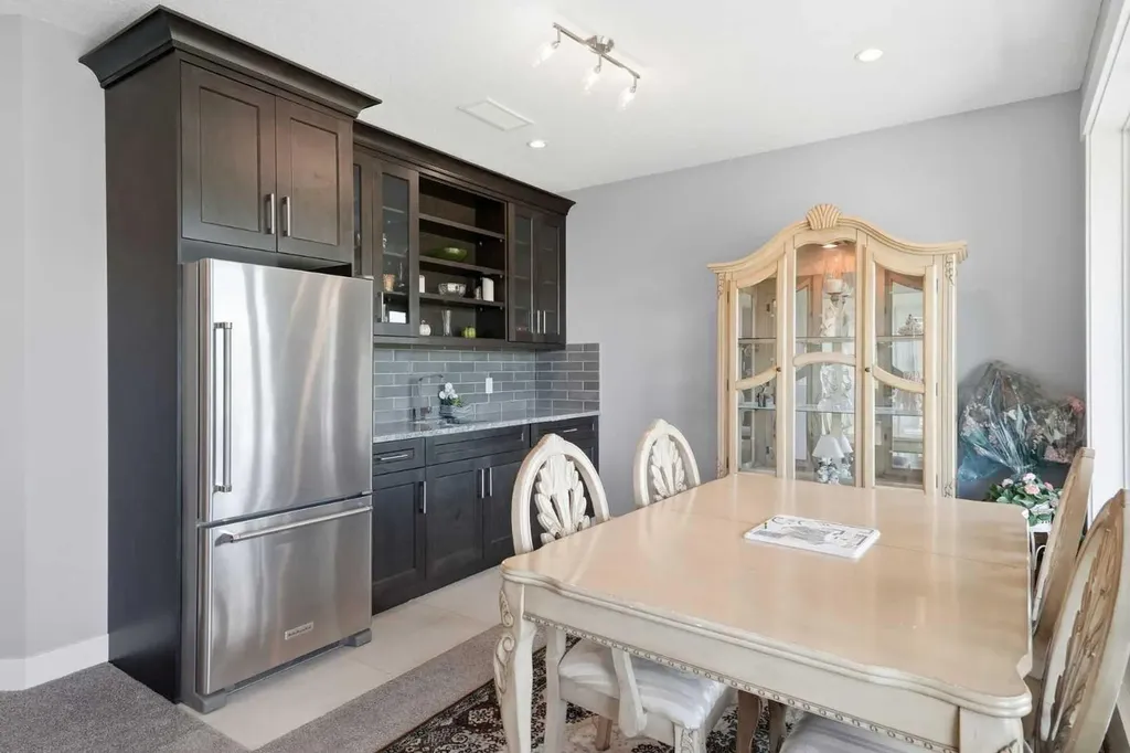 160 Kinniburgh Loop Chestermere AB T1X 0V1