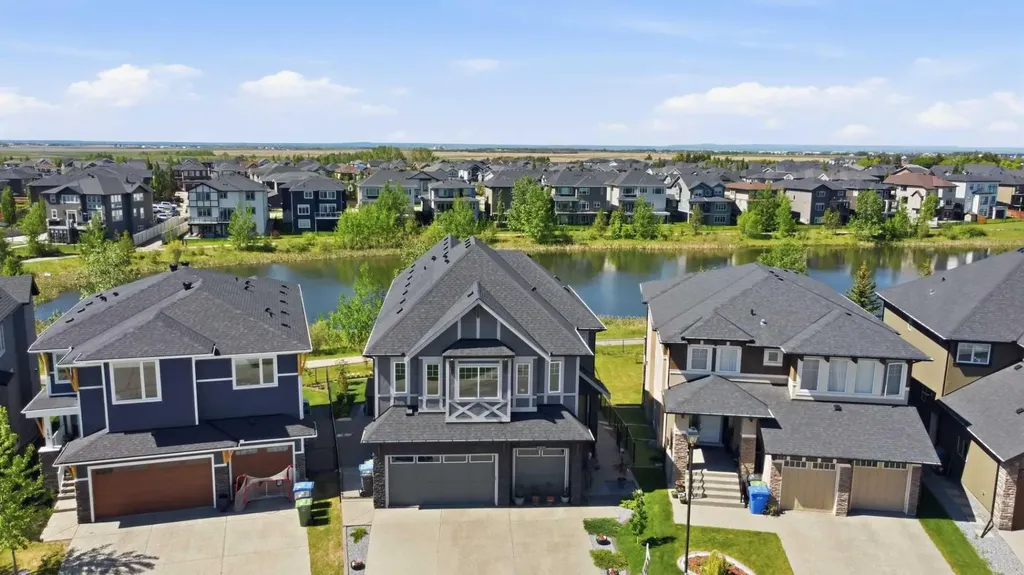 160 Kinniburgh Loop Chestermere AB T1X 0V1