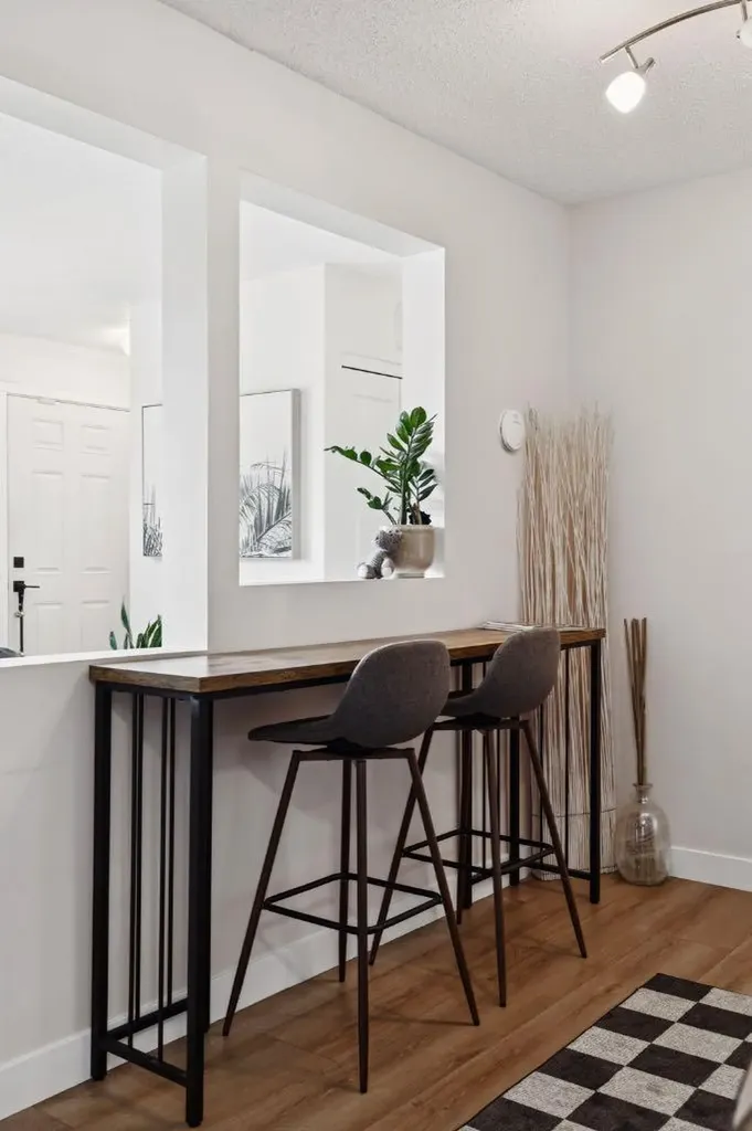 11240 6 Street SW Calgary AB T2W 1V9