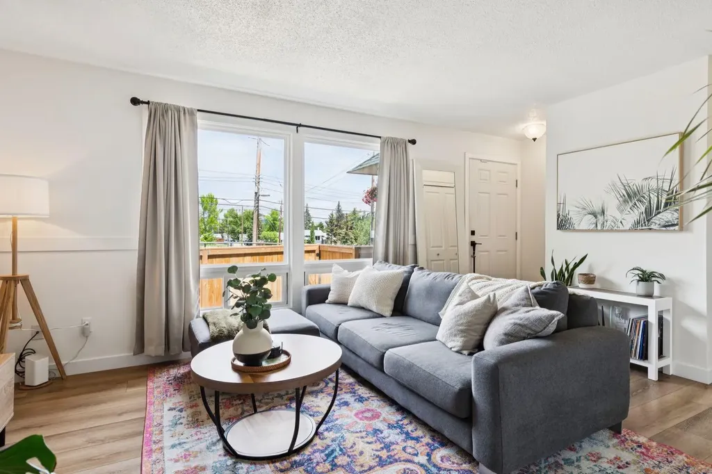 11240 6 Street SW Calgary AB T2W 1V9