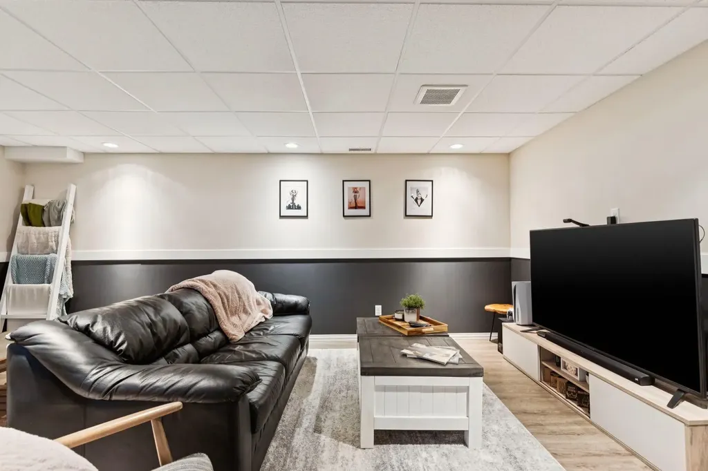 11240 6 Street SW Calgary AB T2W 1V9