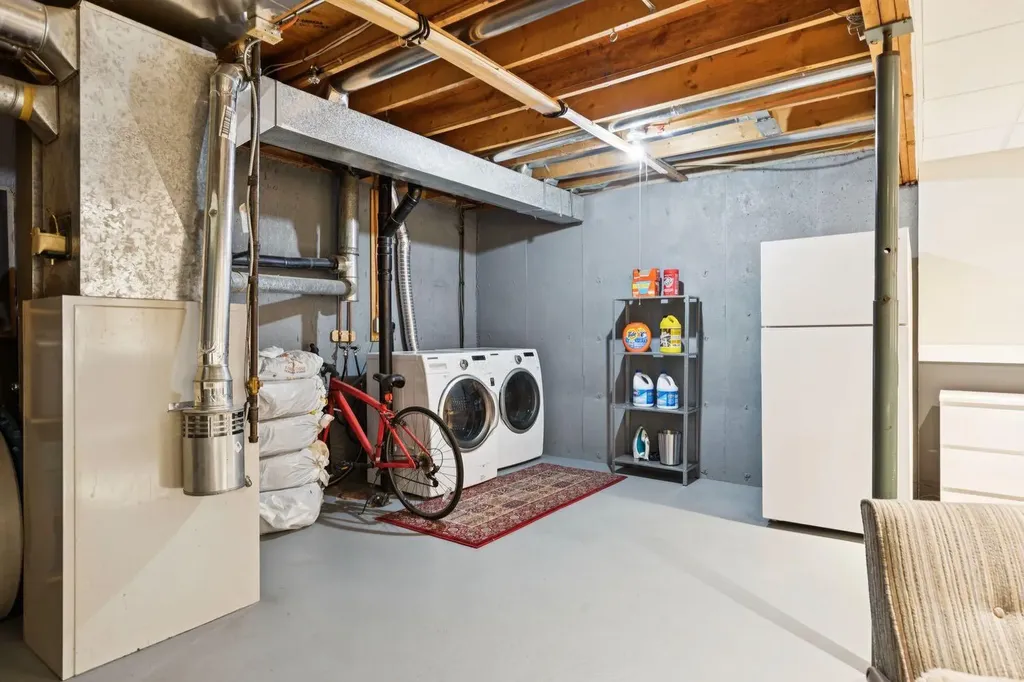 11240 6 Street SW Calgary AB T2W 1V9