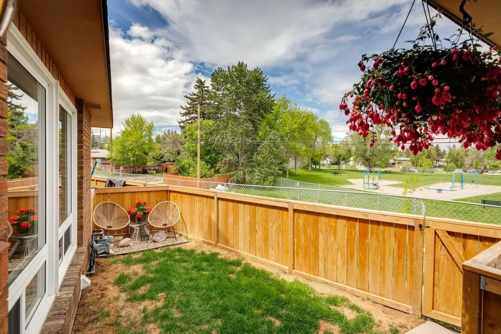 11240 6 Street SW Calgary AB T2W 1V9