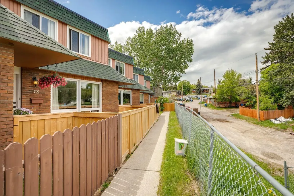 11240 6 Street SW Calgary AB T2W 1V9