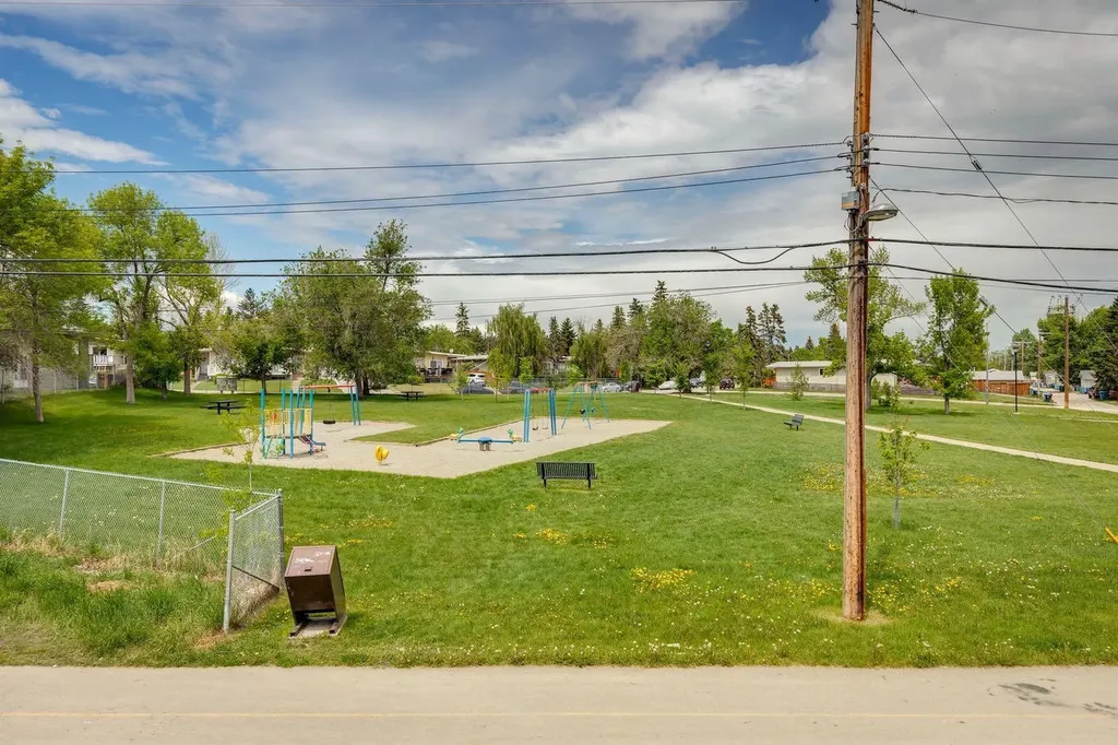 11240 6 Street SW Calgary AB T2W 1V9