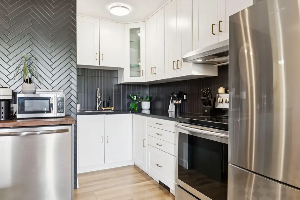 11240 6 Street SW Calgary AB T2W 1V9