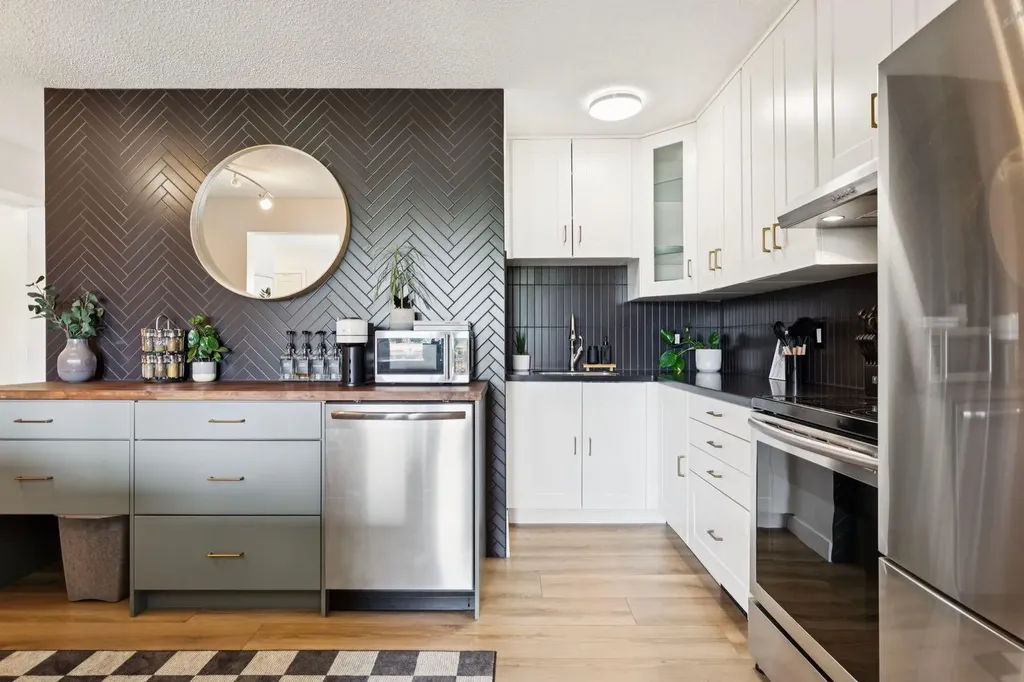11240 6 Street SW Calgary AB T2W 1V9