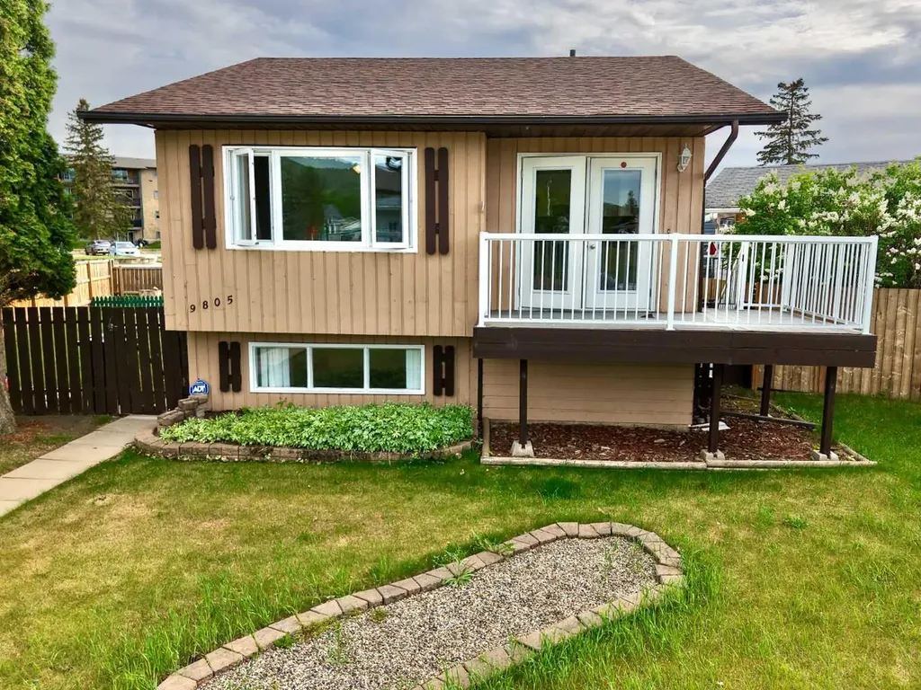 9805 75 Avenue Peace River AB T8S 1B5